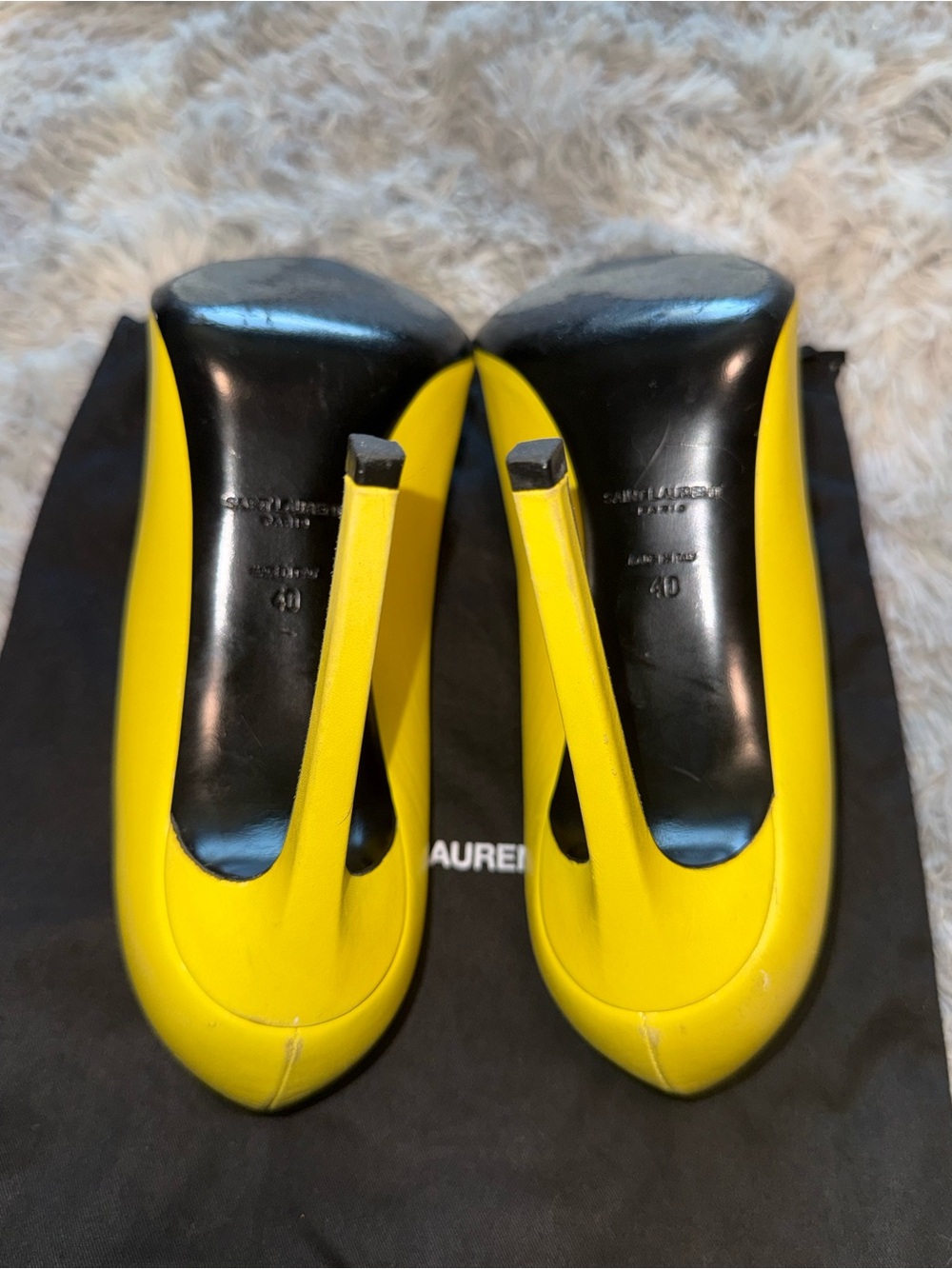 Saint Laurent Yellow Pointed-Toe Leather Pumps - Picture 3 of 6